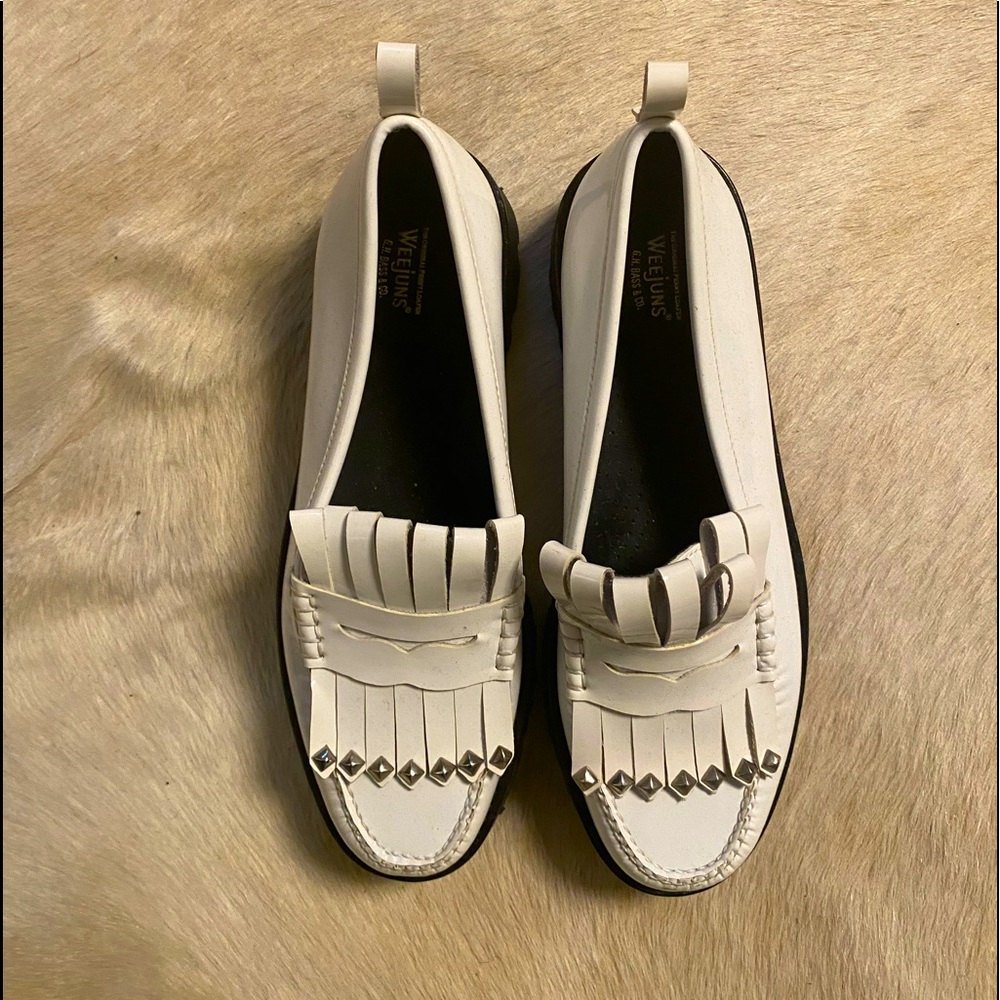 G.H Bass Weejuns Fringed White Loafers 9